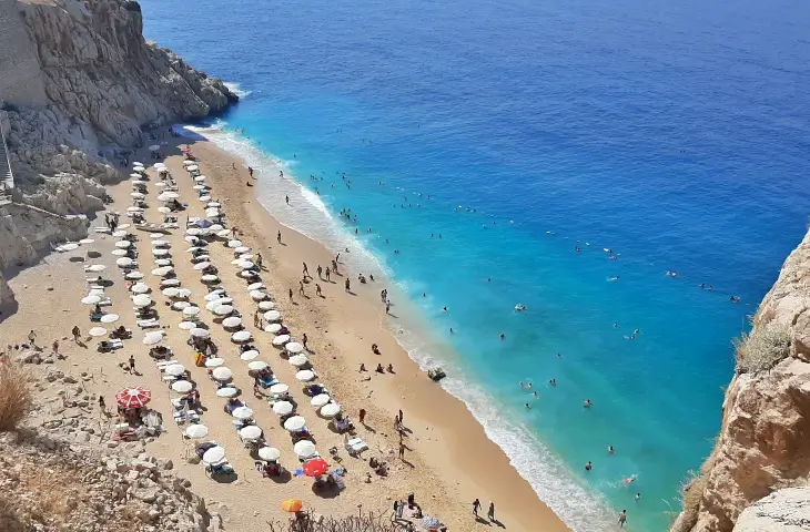 Antalya Kaputaş Plajı ve turkuaz denizi